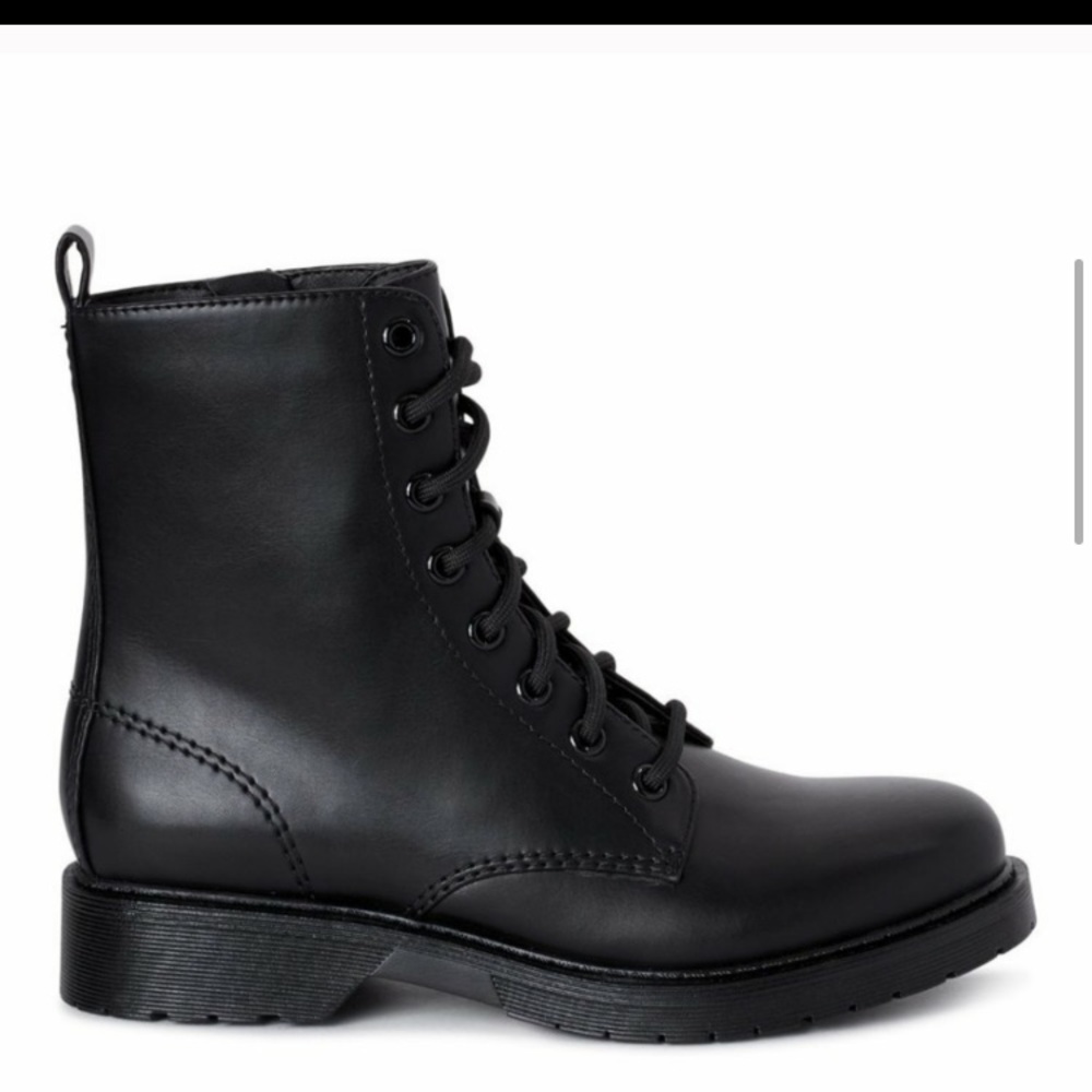 NWT Combat Boots - Picture 2 of 5